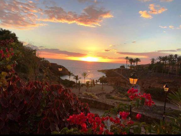 Blue Bay Paradise - Beach Front Apartment With Sea View ปลายาปาไรโซ ภายนอก รูปภาพ
