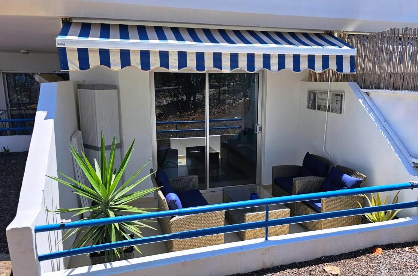 Blue Bay Paradise - Beach Front Apartment With Sea View ปลายาปาไรโซ ภายนอก รูปภาพ